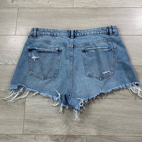 Zara Distressed Raw Hem Jean Shorts - Picture 4 of 12